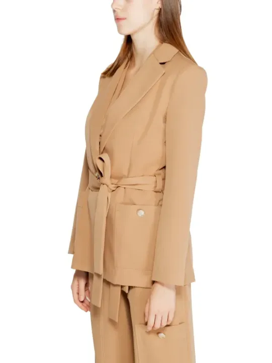 Beiges Blazer mit weitem Hosenbein