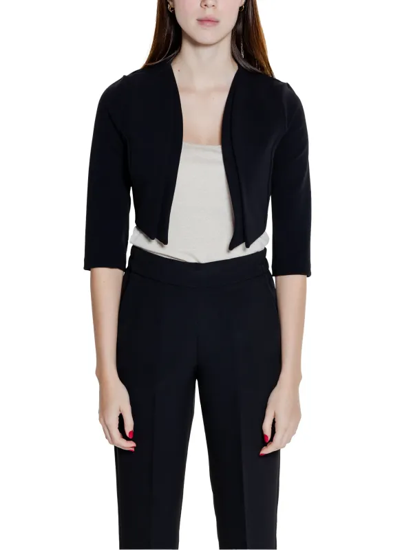 Schwarzer Wollanzug mit Romper