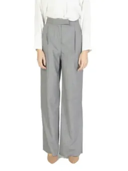 Gestreifte weite Hosen mit Gürtel