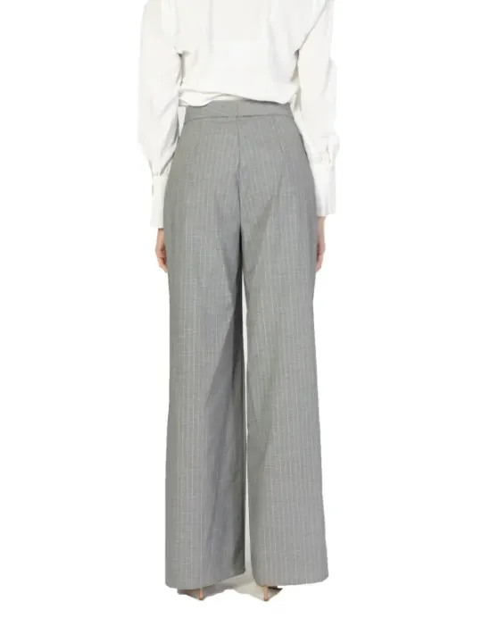 Gestreifte weite Hosen Rinascimento grau