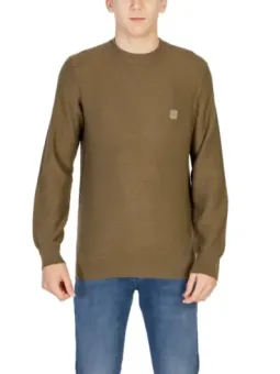 Braunes Strickshirt mit Jeans