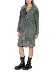 Grauer gesteppter Wintermantel mit Gürtel