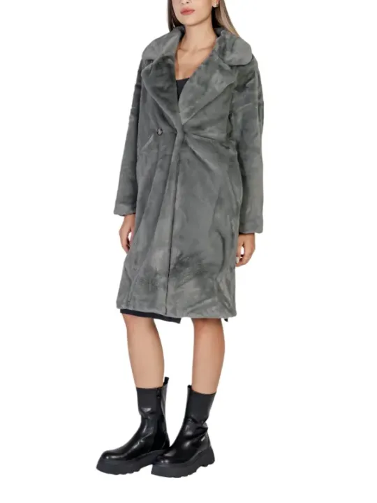 Grauer gesteppter Wintermantel mit Gürtel