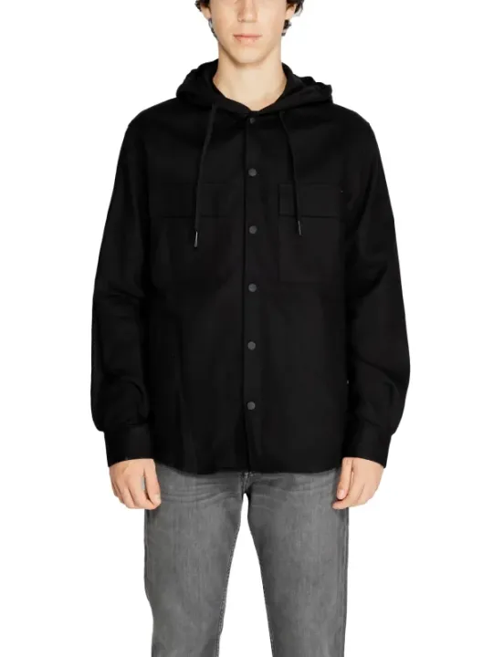 Schwarzes Kapuzenhemd mit Knopfleiste