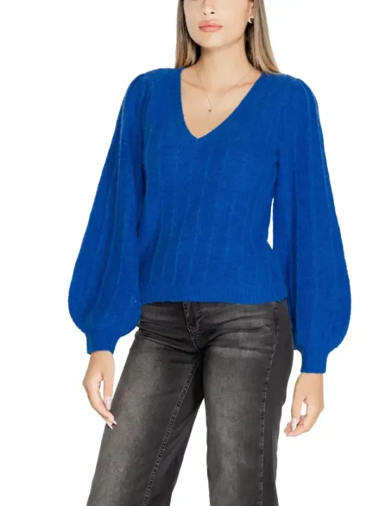 Blauer Pullover mit Puffärmeln