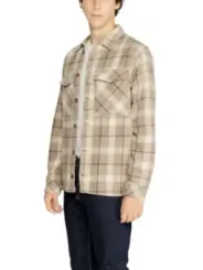 Beiges weißes Flanellhemd mit Jeans