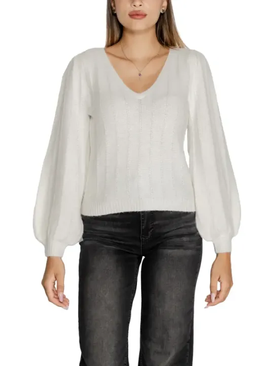 Weißer Strickpullover mit V-Ausschnitt
