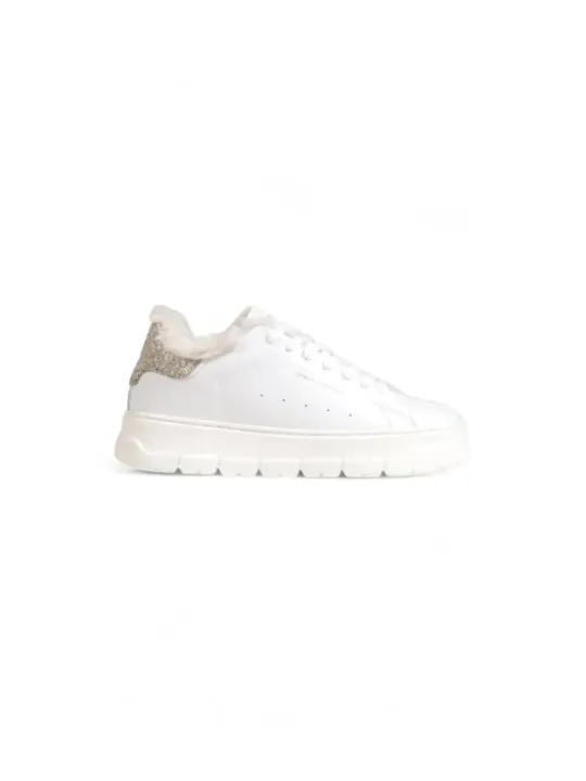 Weiße Sneaker mit Glitzerdetail