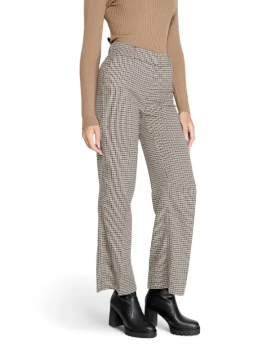 Karohose mit kariertem Muster