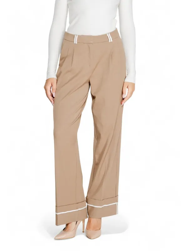 Beige Hosen mit Streifen und Bündchen