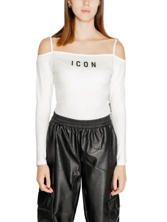 Weißes ICON-Shirt mit Lederhose