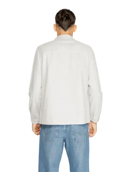 Weißes Hemd lässiger Rückenausschnitt