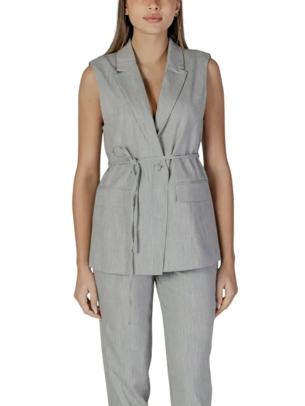 Graue ärmellose Jacke mit Gürtel