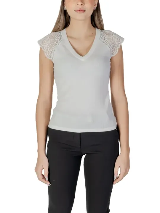 Weißes Top mit Spitzen-Details
