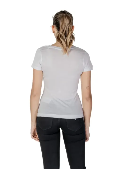 Weiße T-Shirt, Jeans, Rückenansicht