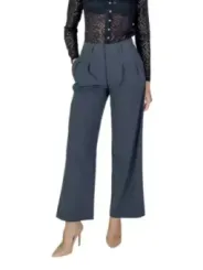 Dunkelgraue Stoffhose mit weitem Bein