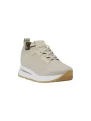 Leichte tanfarbene Guess Sneakers ohne Socken