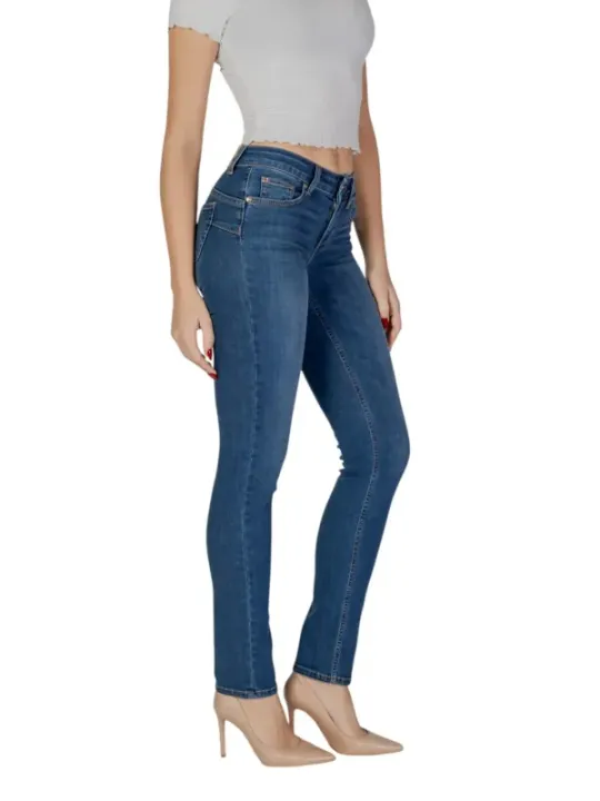Liu Jo Jeans, weibliches Model