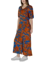 Blaues Kleid mit orange Blumen