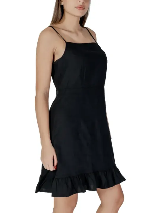 Schwarzes Rüschen-Minikleid von B.young