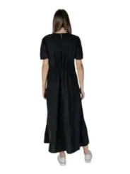 Schwarzes Midikleid mit Rückenausschnitt