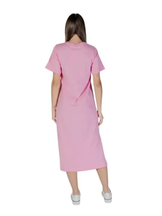 Pinkes B.young Kleid mit Rückenausschnitt