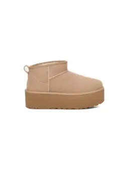 Tan Wildleder UGG High-Top-Stiefel
