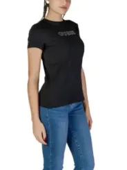 Guess Active T-Shirt Damen trägt