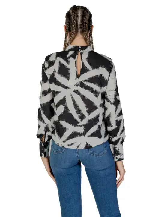 Abstrakte Bluse mit Schlitzärmeln