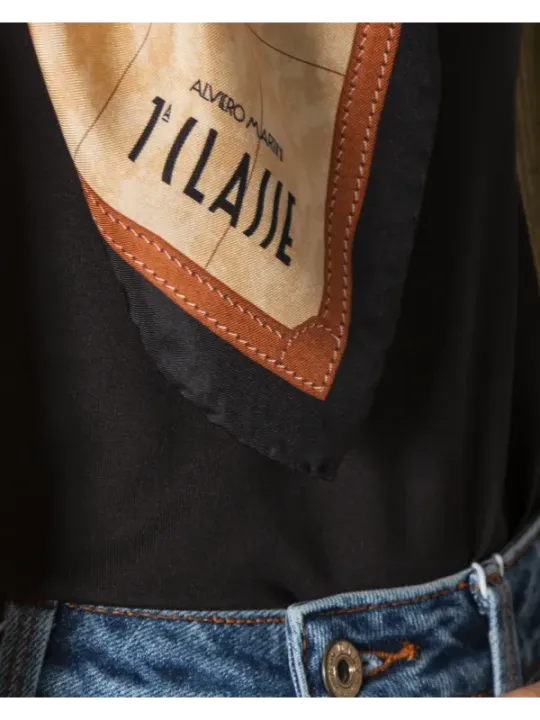 Gepolstertes braunes Alviero Martini Kragenaccessoire