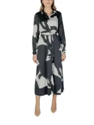 Schwarzes weißes Kleid mit Gürtel