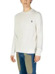 Weißer Pullover mit Jeans