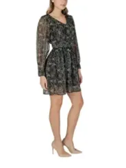 Blumenkleid mit schwarzer Spitze