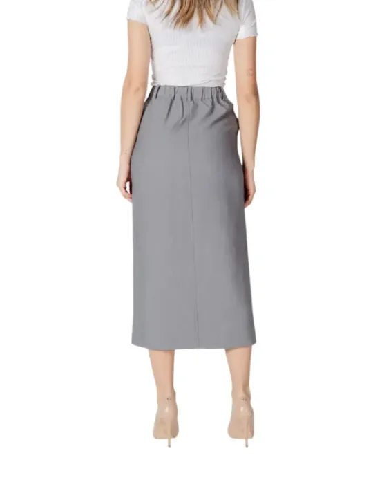 Grauer elastischer A-Linien-Rock