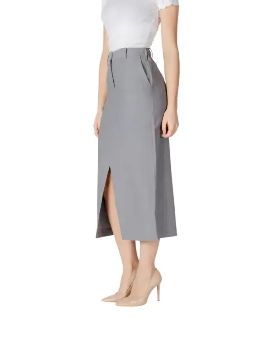 Grauer Bleistiftrock mit asymmetrischem Schlitz