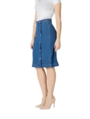 Kniehoher Denimrock mit Knopfleiste