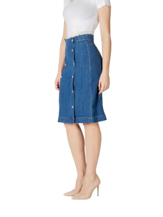 Kniehoher Denimrock mit Knopfleiste