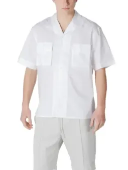 Weißes Kurzarmhemd mit Knopfleiste