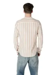 Gestreiftes Herrenhemd mit Knopfleiste