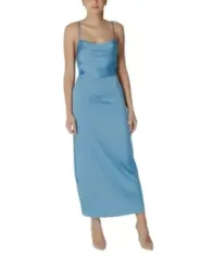 Helles blaues Satin-Maxikleid Vila