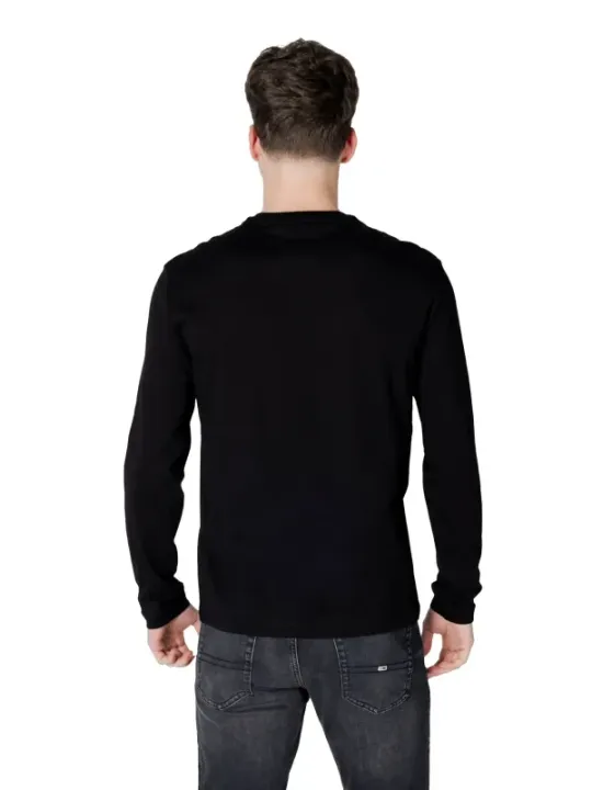 Schwarzes Langarm-Crewneck-Pullover Jeans