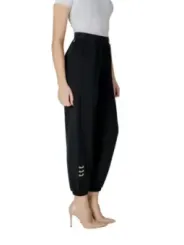 Schwarze Leinenhose, lockere Passform