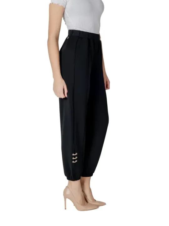 Schwarze Leinenhose, lockere Passform