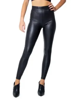 Schwarze Lederhose, schlanker hoher Bund
