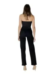 Schwarze Jeans, modische Damenmode Ichi