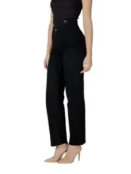 Schwarze hochtaillierte Jeans, abgeschnitten