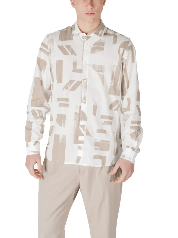 Männliche Seidenhemd mit geometrischem Muster