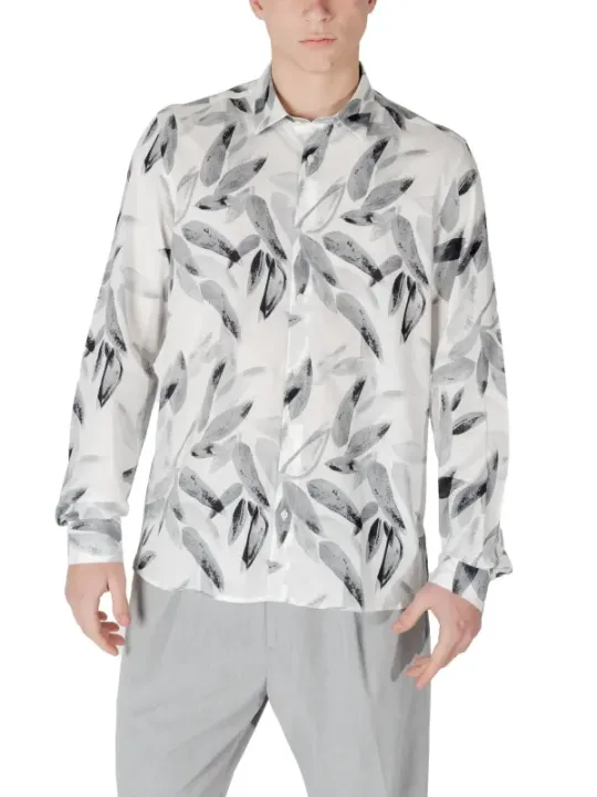 Weißes Hemd mit Blattmuster