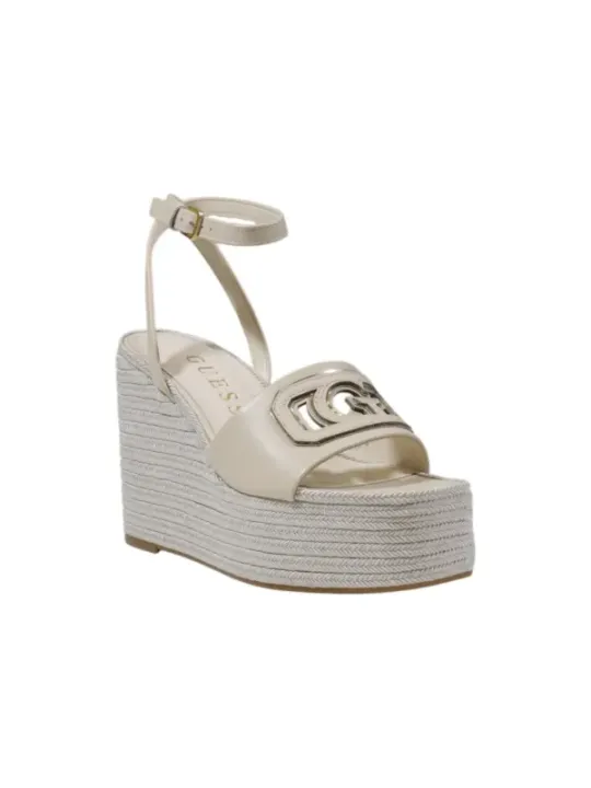 Guess Keilpumps mit Lederriemen.