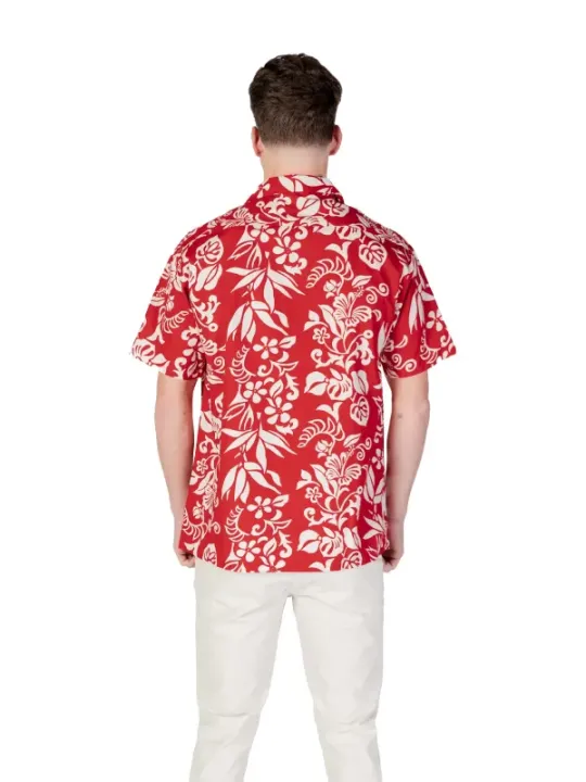 Rotes Hemd mit weißem Blumenmuster